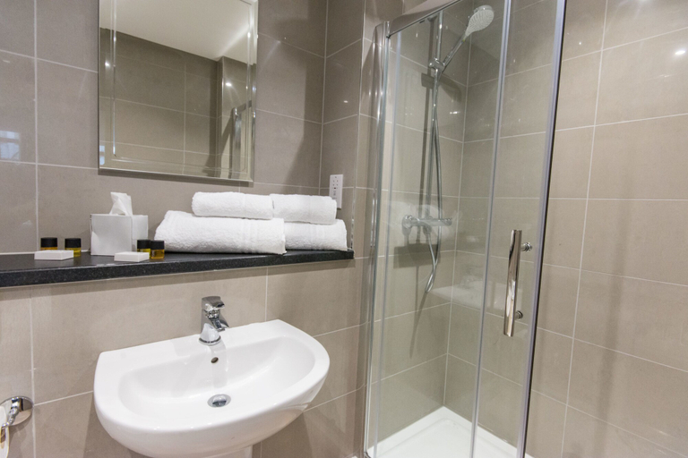 Bathroom 4, St Nicholas Hotel, Essex