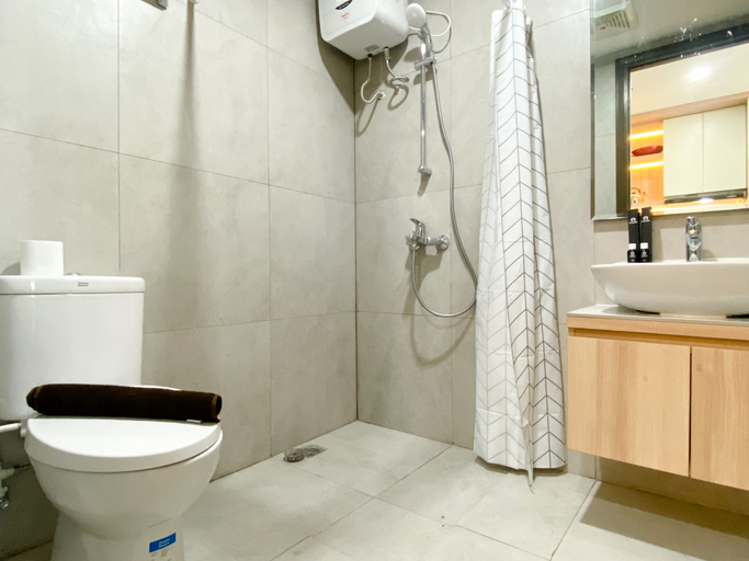 Bathroom 5, Comfort Stay Studio Room Pollux Chadstone Apartment By Travelio, Cikarang