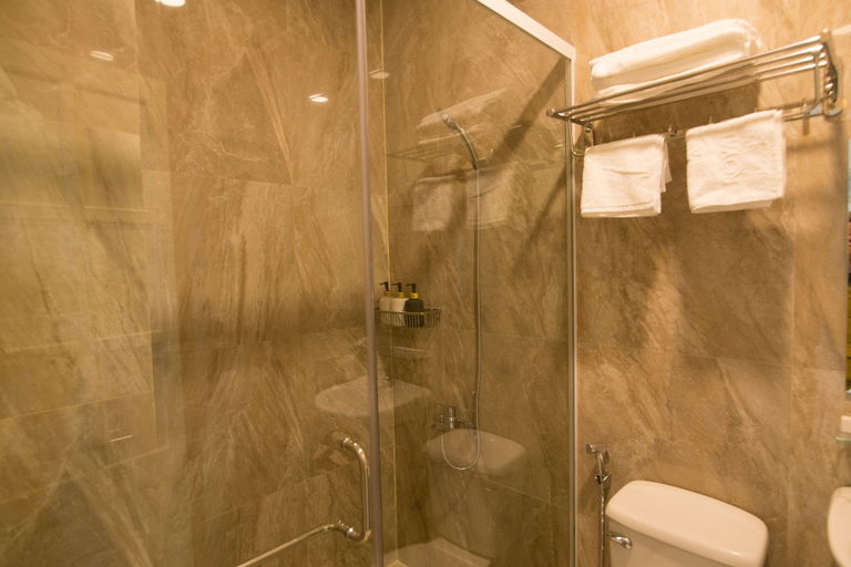 Bathroom, Royal Hotel, Tuy Hoa