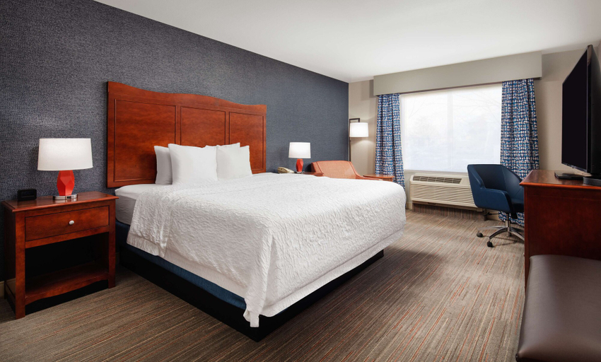 Bedroom 3, Hampton Inn Medford, Jackson