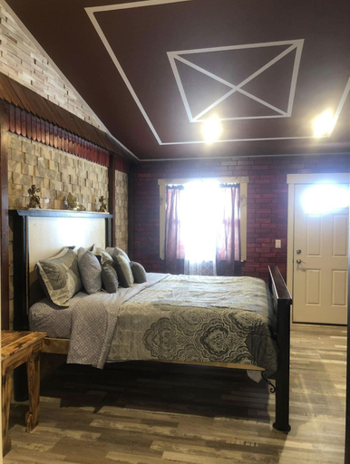 Bedroom 2, Alexander Hotel, Delta