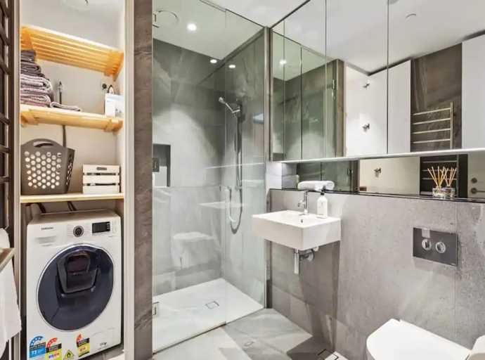 Bathroom, Modern Studio in Wynyard Quarter by Zodiak Stays, Waitakere