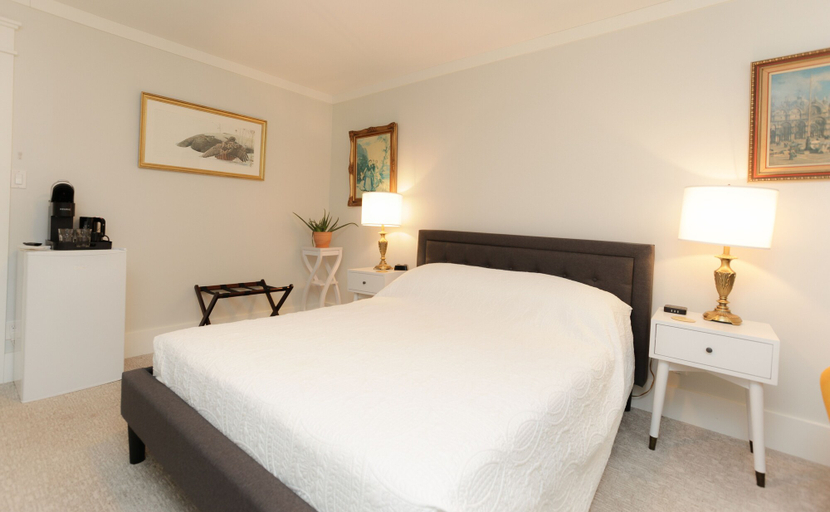 Bedroom 3, Jackson's Falls Country Inn, Prince Edward