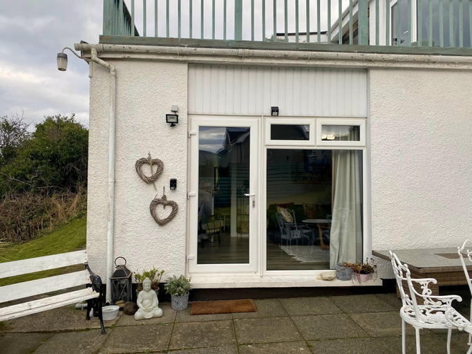 Exterior & Views, 1 Bed Flat - Sleeps 5 - Parking - Garden - Pets, Mid and East Antrim