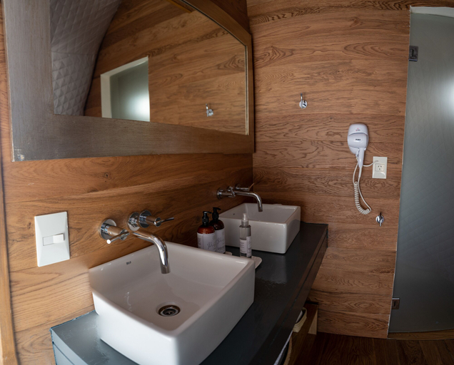 Bathroom 4, Pristine Salinas Grandes Luxury Camp, Cochinoca