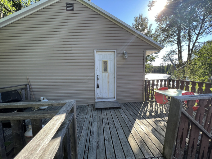 Exterior & Views 2, Lake Onaping Lodge, Sudbury