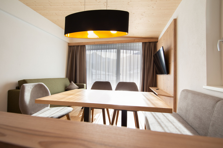 Others 5, A CASA Granat, Imst