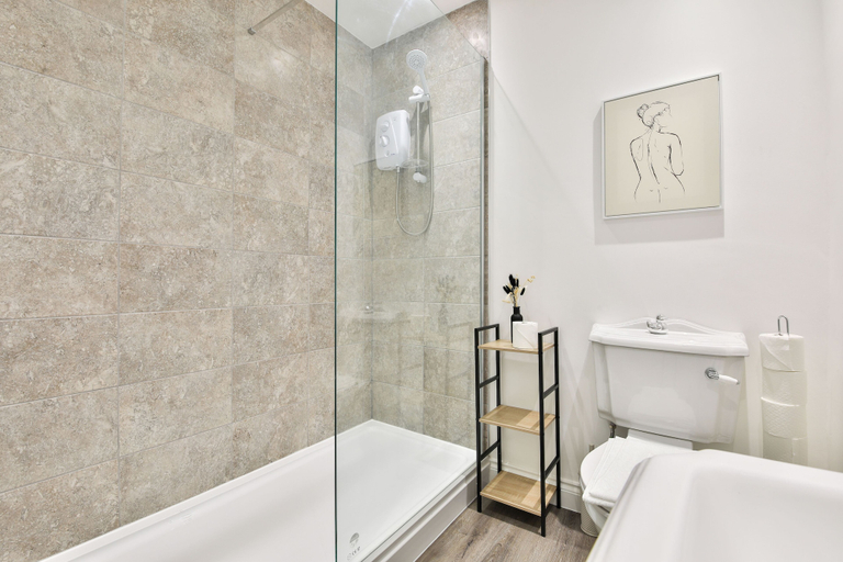 Bathroom 4, Spacious Apartments with Private Parking, Cardiff