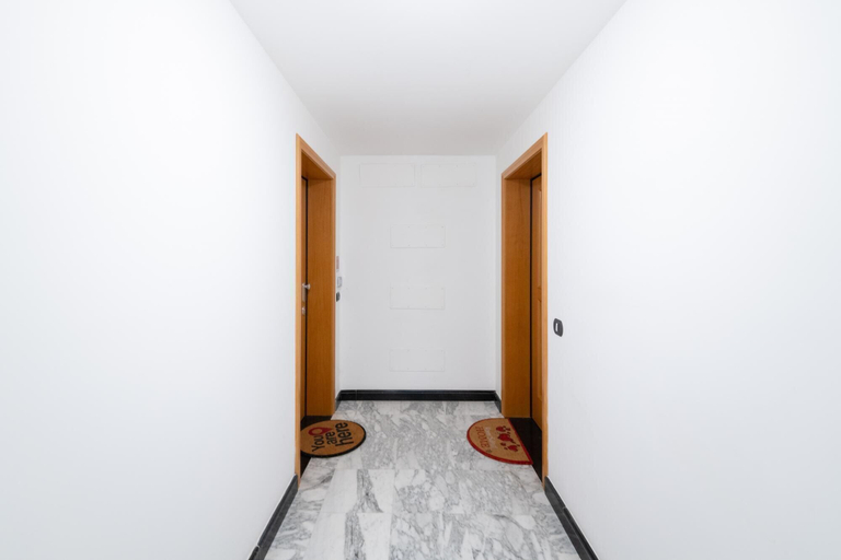 Room 2, Casa Andrew in Roma, Rome
