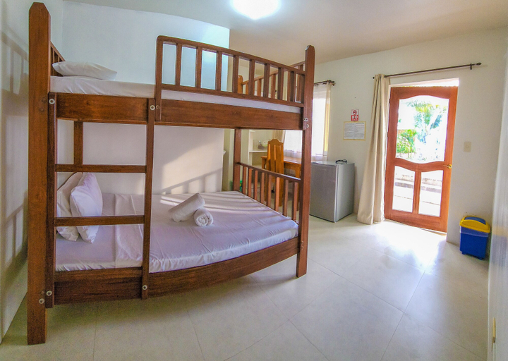 Bedroom 2, Crystal Shore Beach Resort powered by Cocotel, Morong