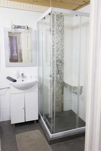 Bathroom 3, Lisa Apartment, Budapesti