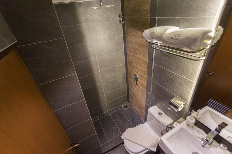 Bathroom 4