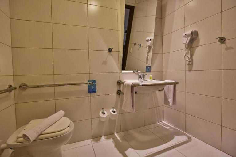 Bathroom 5, Quality Flamboyant Goiania, Goiania