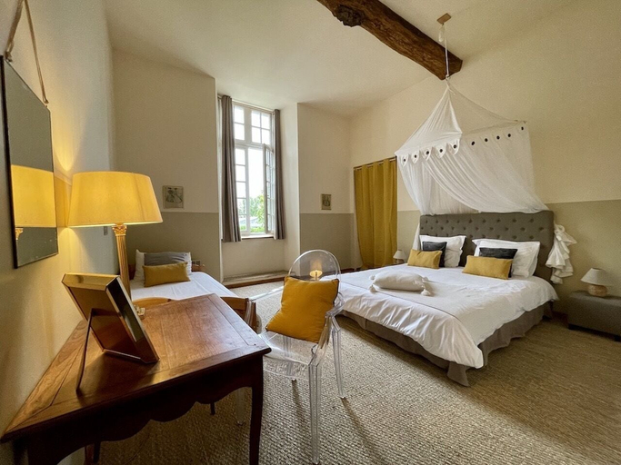 Bedroom 2, Manoir de la Bégaudière, Ille-et-Vilaine
