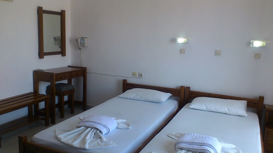 Bedroom 3, Hotel Rodon, South Aegean