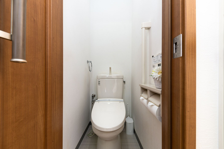 Bathroom 3, Dongurian, Kyoto