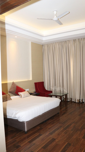 Bedroom 4, Hotel Lakhdatar, Sikar