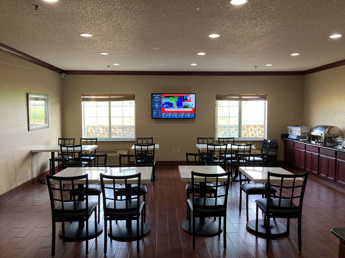 Food & Drinks 5, AmericInn by Wyndham Grinnell, Poweshiek
