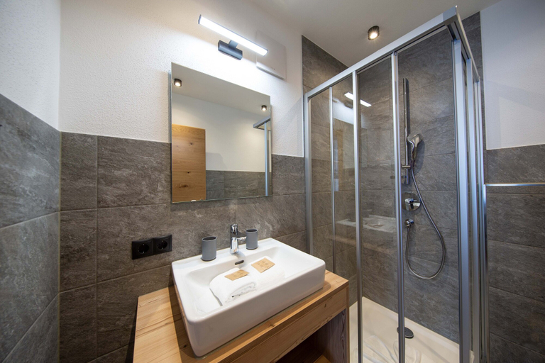 Bathroom 3, A CASA Granat, Imst