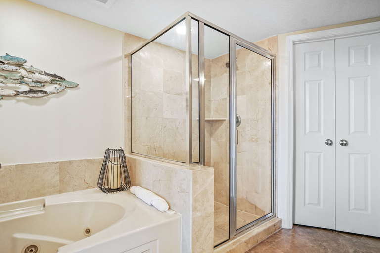 Bathroom 3, Destin West Resort by Panhandle Getaways, Okaloosa