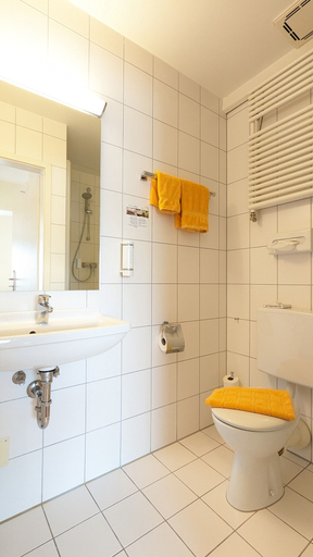 Bathroom 4, Ambient Hotel Am Europakanal, Fürth