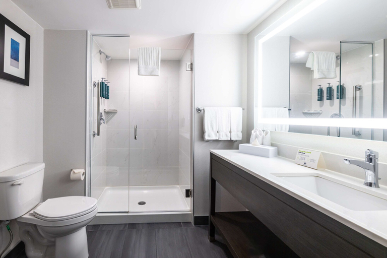 Bathroom 4, DoubleTree by Hilton Calgary North, Division No. 6