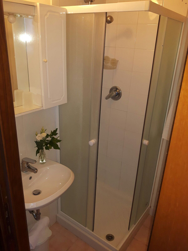 Bathroom 5, Giada Palace, Lucca
