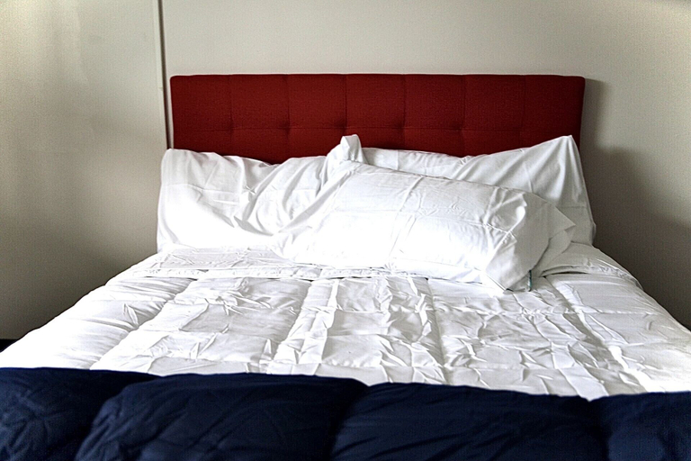 Bedroom 2, Pine Mountain Inn, Bell