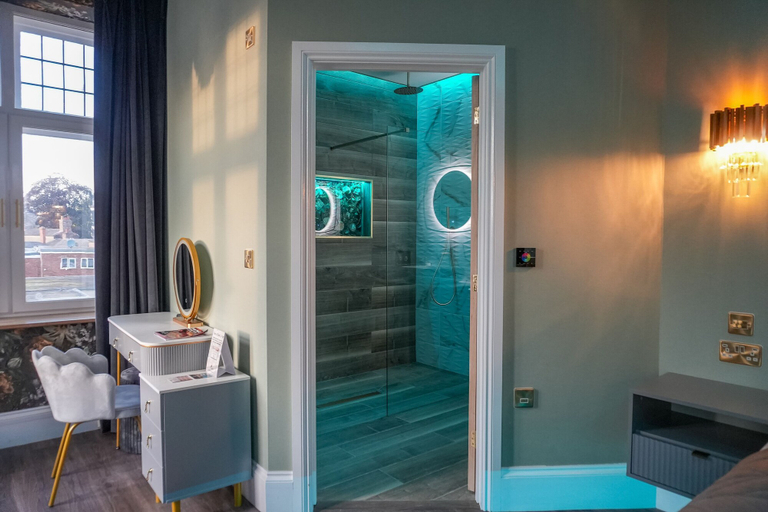 Bathroom 5, The Arundell Hotel, Lincolnshire