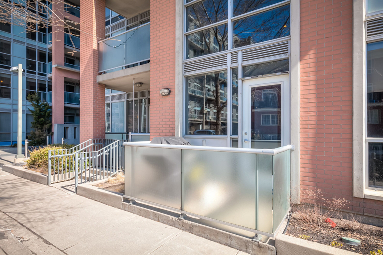 Exterior & Views 2, 1 Shaw St Loft Suites, Toronto