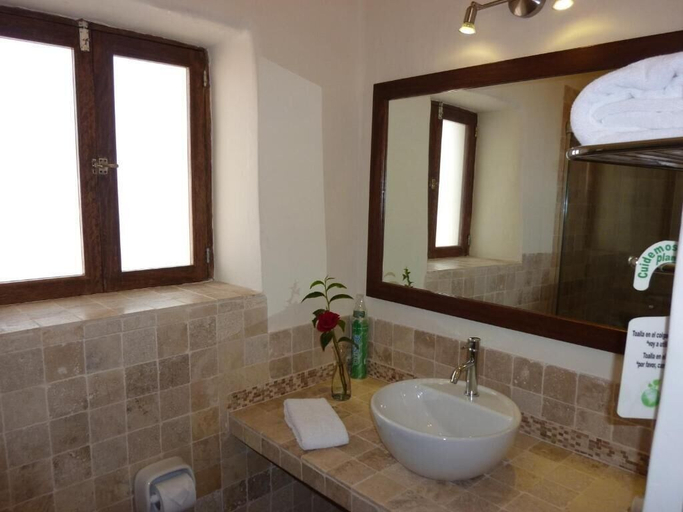 Bathroom 3, HOTEL KUTTY WASI SUITES, Cusco