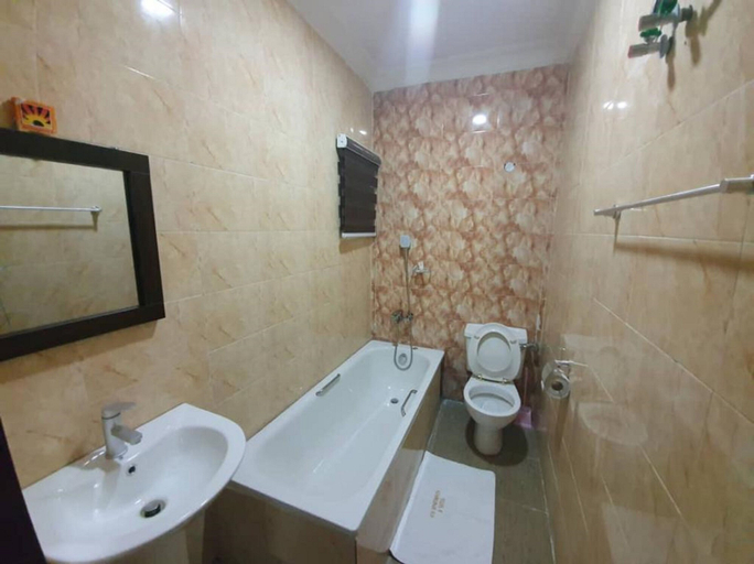Bathroom, 4th Apartment and Suites, Kosofe