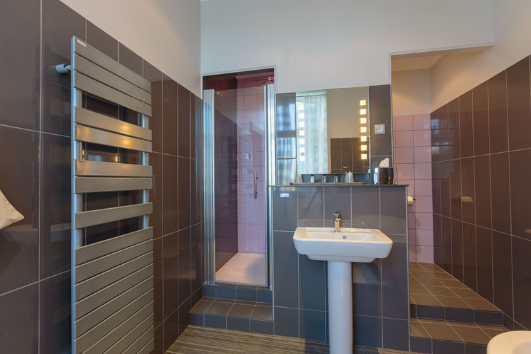 Bathroom 5, Château de Didonne, Charente-Maritime