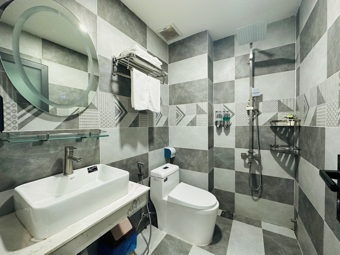 Bathroom 3, Legend Phu Quoc hotel, Phú Quốc