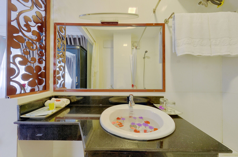Bathroom, Hai Yen Hotel, Da Nang