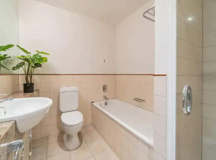 Bathroom, Spacious 1BR Apt Parking+Gym+Pool Zodiak Stays, Waitakere