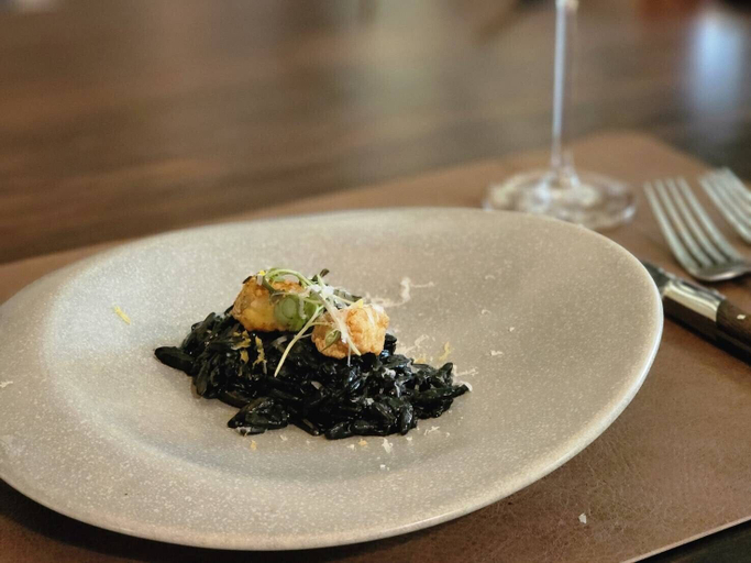 Food & Drinks 5, Senboard Manor, Nantou