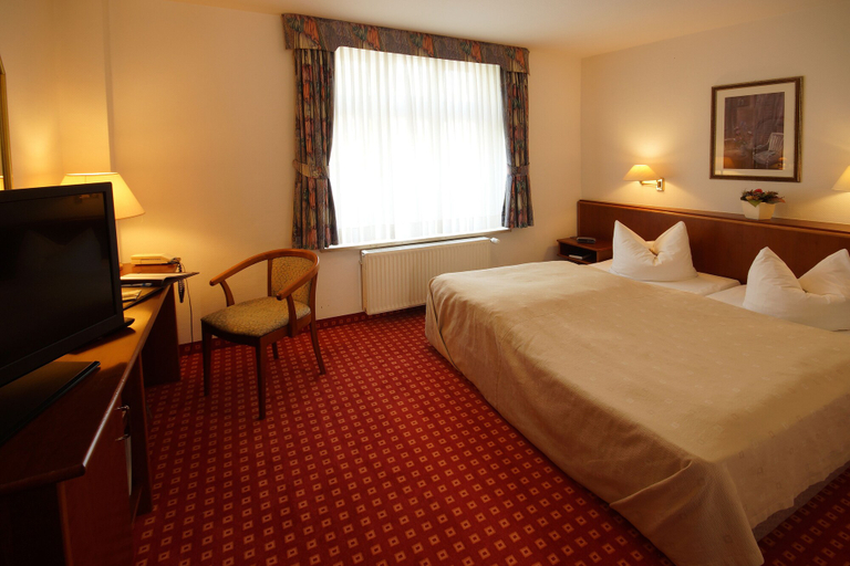 Bedroom 4, Hotel Fürsteneck, Salzlandkreis