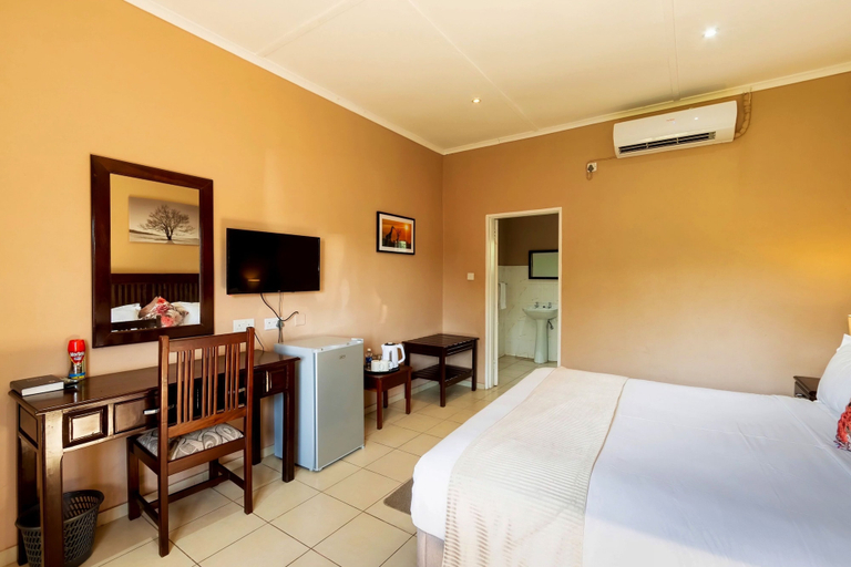 Bedroom 2, Premier Guest Lodge, Hwange