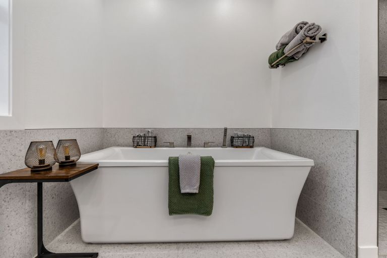 Bathroom 2, Steves, Coconino
