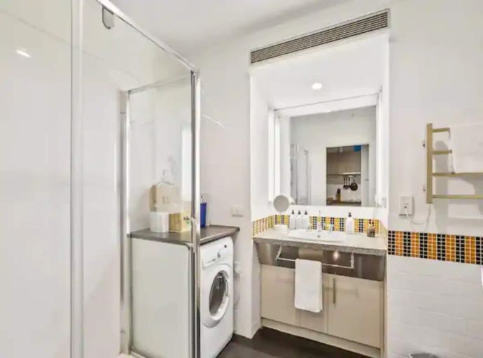 Bathroom, Stylish Studio With Pool And Gym, Waitakere