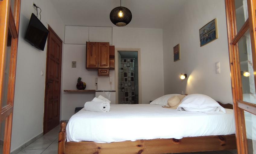 Bedroom 2, Kapetanos Rooms, South Aegean