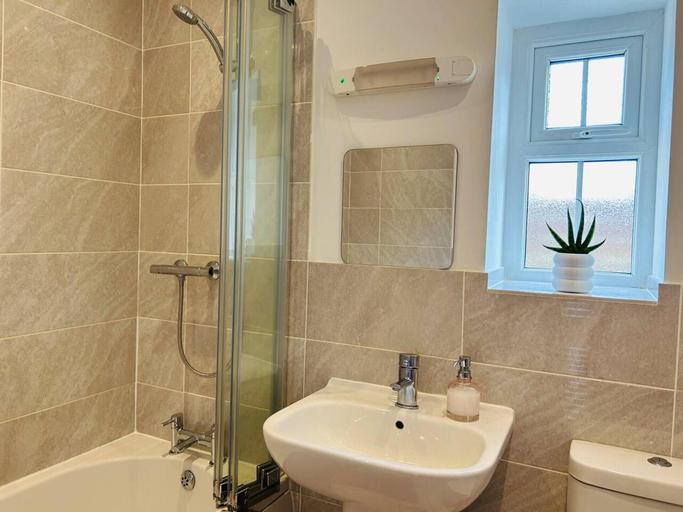 Bathroom 3, The Old Stables - a gem Surrounded by Mountains!, Gwynedd