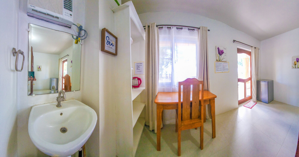 Bathroom 3, Crystal Shore Beach Resort powered by Cocotel, Morong