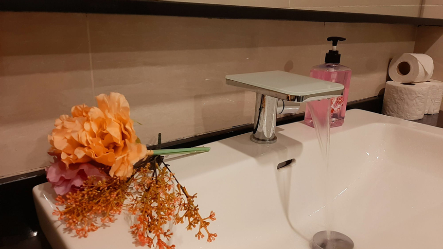 Bathroom 4