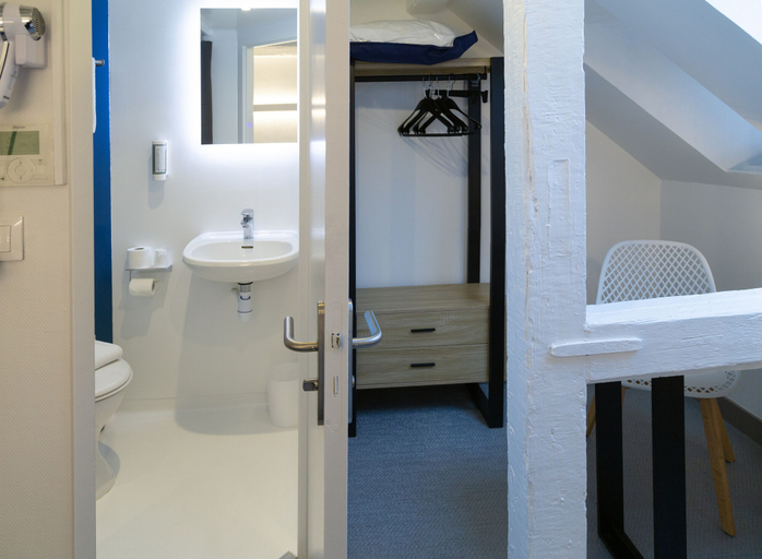 Bathroom 4, Hotel Victoria, Bas-Rhin