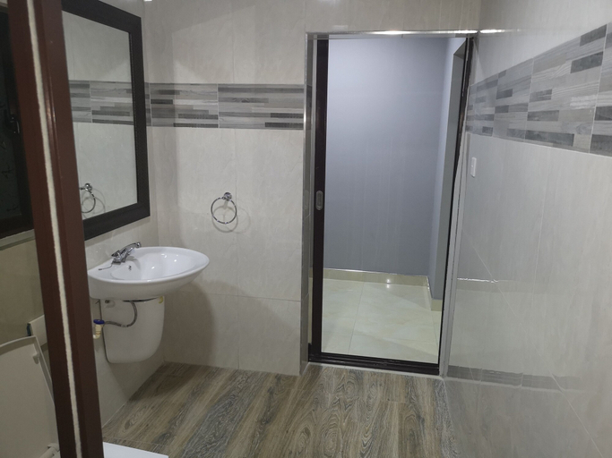 Bathroom 3, Ten Twelve Lodge Limited, Lusaka