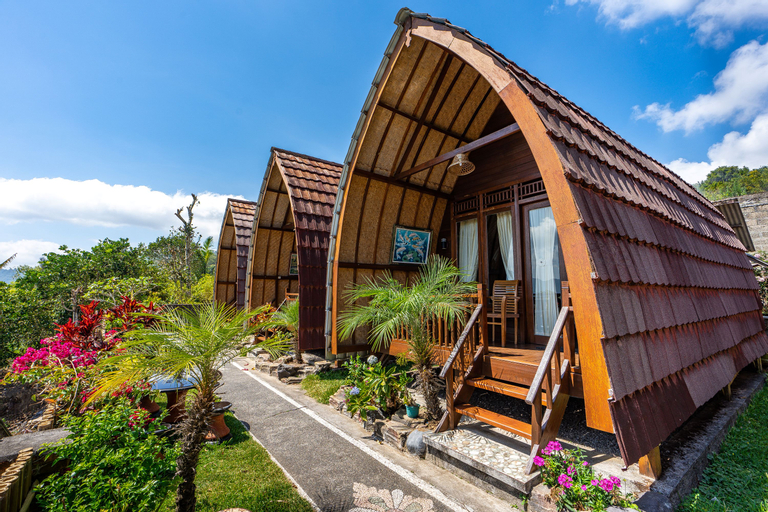 Exterior & Views 25