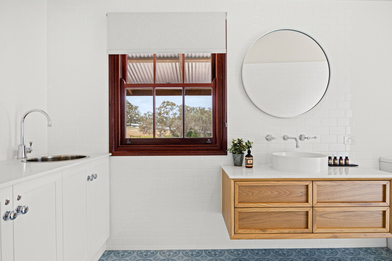 Bathroom 4, Grandview Accommodation - Hideaway Huts, Adelaide