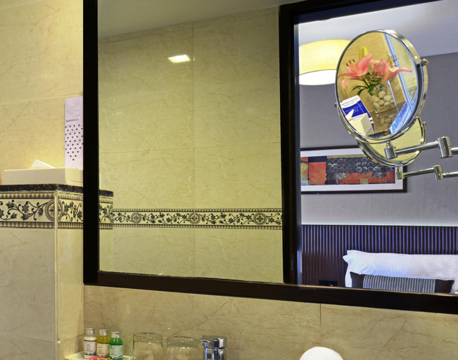 Bathroom 4, Residency Sarovar Portico Mumbai, Mumbai Suburban